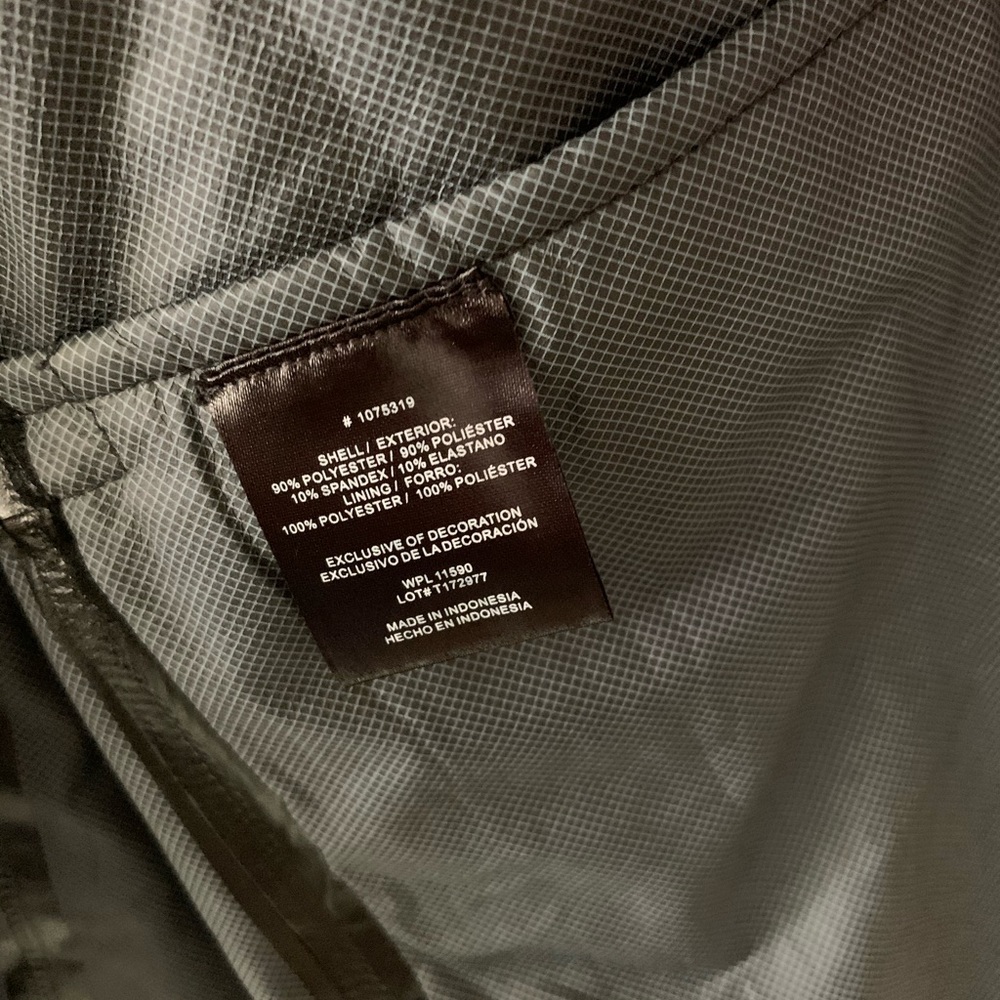 32 Degrees Cool Weatherproof Mens Rain Jacket With hood in color black - Picture 11 of 13